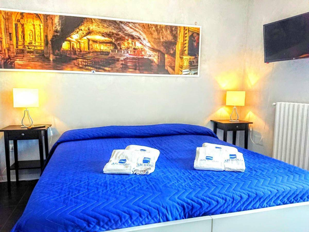 Rooms Gli Arcangeli 2 - Affitti Brevi Italia Монте-Сант'Анджело Экстерьер фото